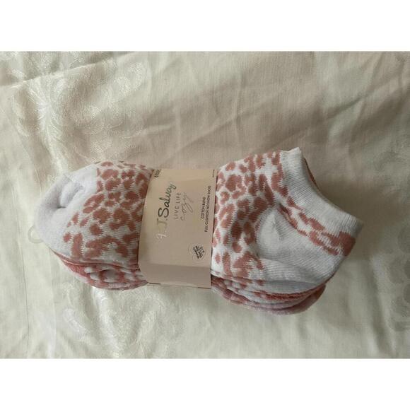 PJ Salvage Other - PJ Salvage Live Life Cozy socks 6 Pairs no show sz 4-10